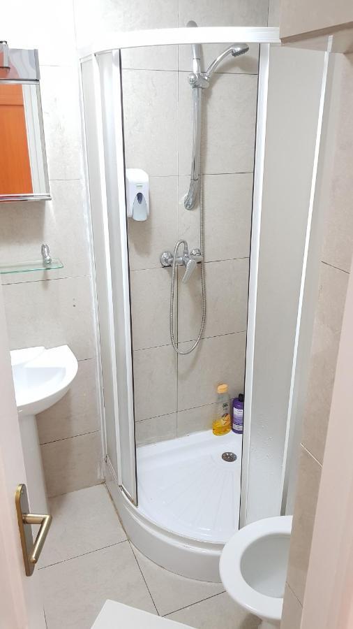 Global Downtown Apartments - Universitate - Balcescu Bukarest Eksteriør billede