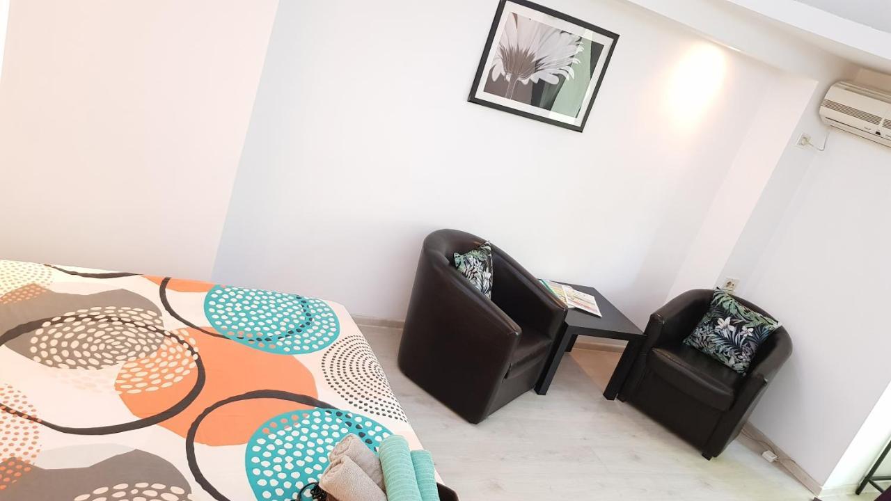 Global Downtown Apartments - Universitate - Balcescu Bukarest Eksteriør billede