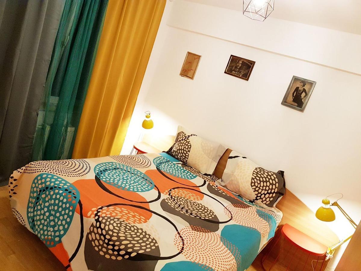 Global Downtown Apartments - Universitate - Balcescu Bukarest Eksteriør billede